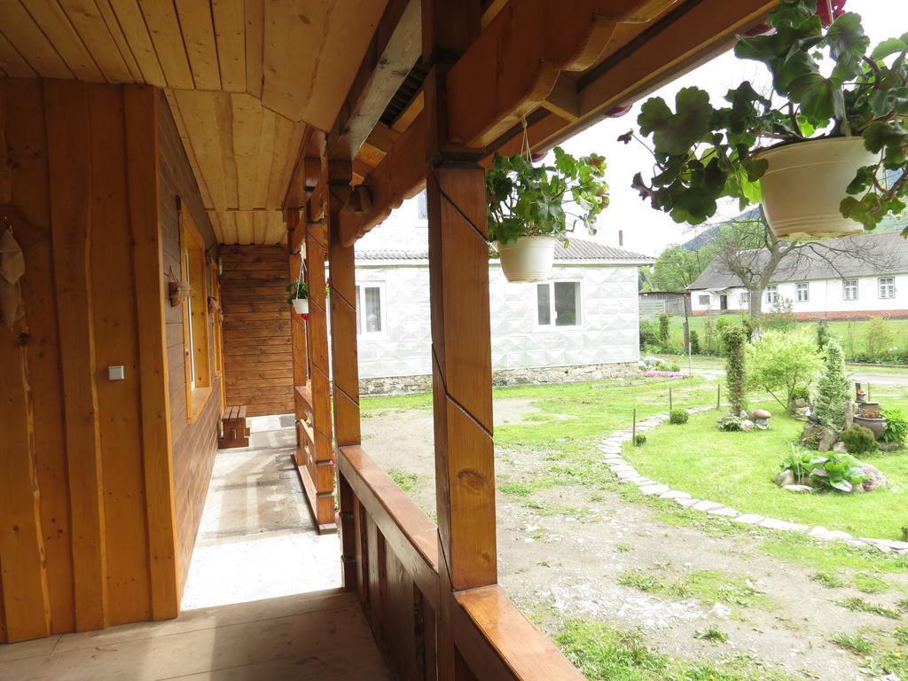 Bilyy Kamin Guest House Tatariv Exteriér fotografie